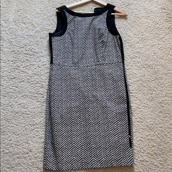 Tommy Hilfiger Dresses & Skirts - Black and White Tommy Hilfiger Dress - Size 6